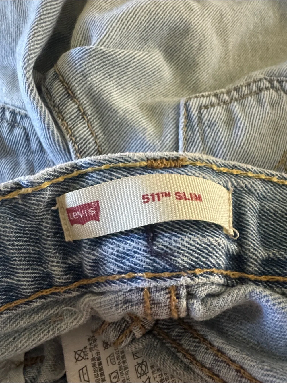 Boys light wash Levi’s denim shorts